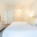 Luxury Apt In Heart Of Seaport - Via-1515