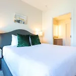 Luxury Apt In Heart Of Seaport - Via-1515