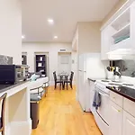 Newly Renovated 2-Bed, Back Bay Near Mgh, Bu, Mit
