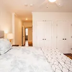 2B Unit W Elevator & In-Unit Laundry