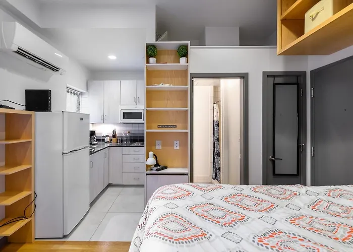 Small Fully Equipped Contemporary Studio Near Mgh