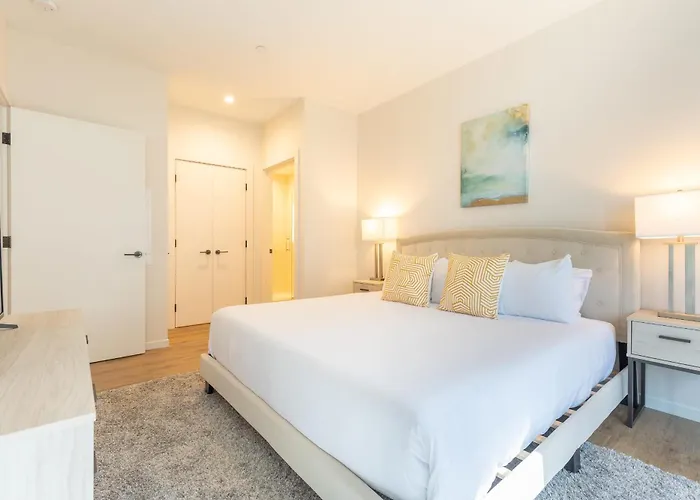 Luxury Apt In Heart Of Seaport - Via-1515