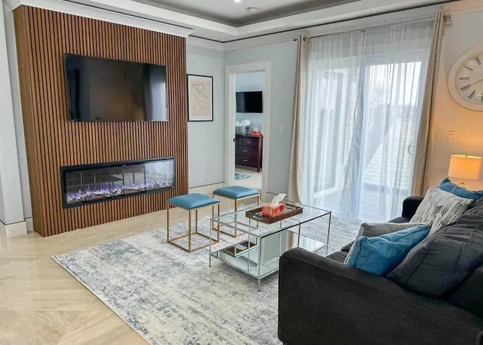 3Br Gem Skyline Views, Laundry & Central Air