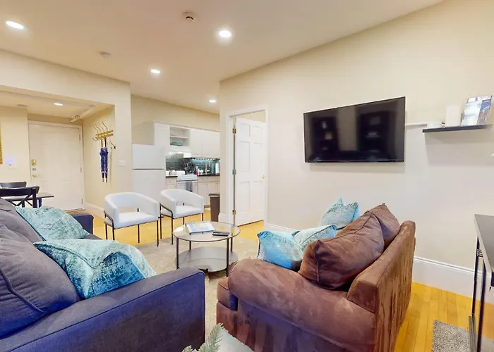 Newly Renovated 2-Bed, Back Bay Near Mgh, Bu, Mit