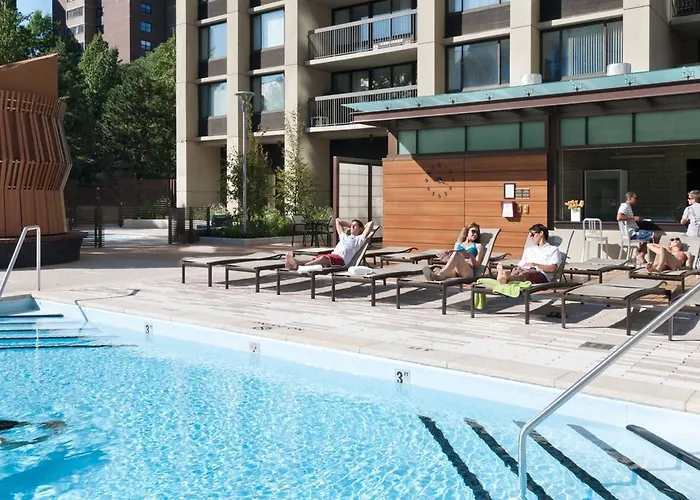Global Luxury Suites At The Theater District