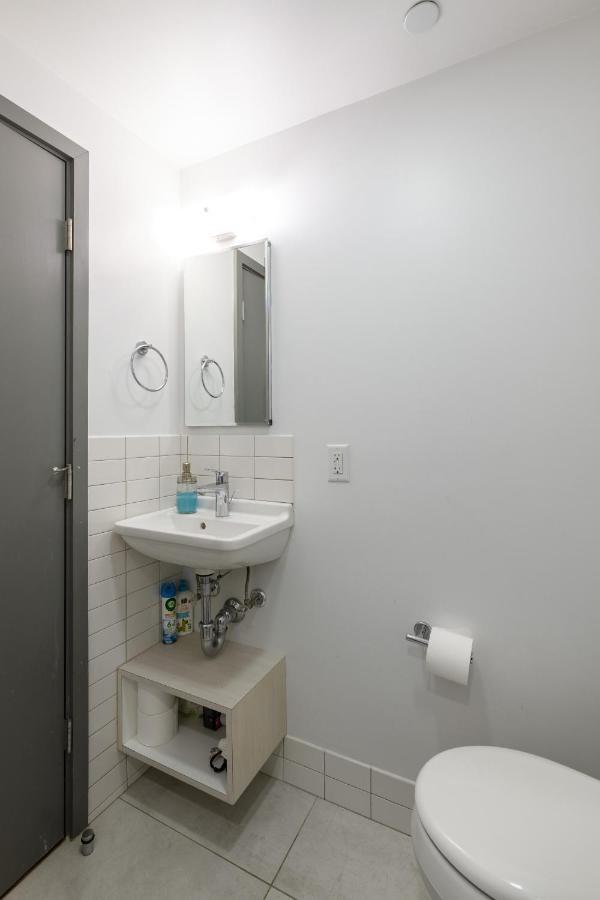 Apartment Small Fully Equipped Contemporary Near Mgh Boston