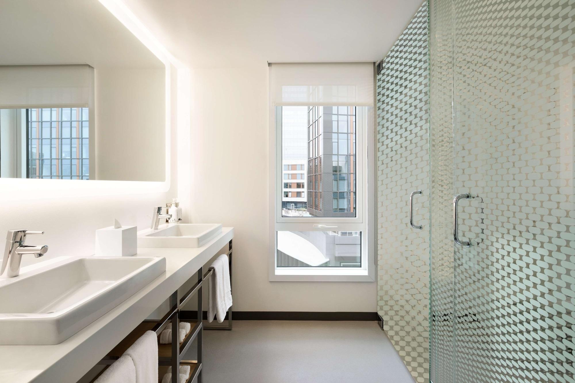 Yotel Hotel 4*