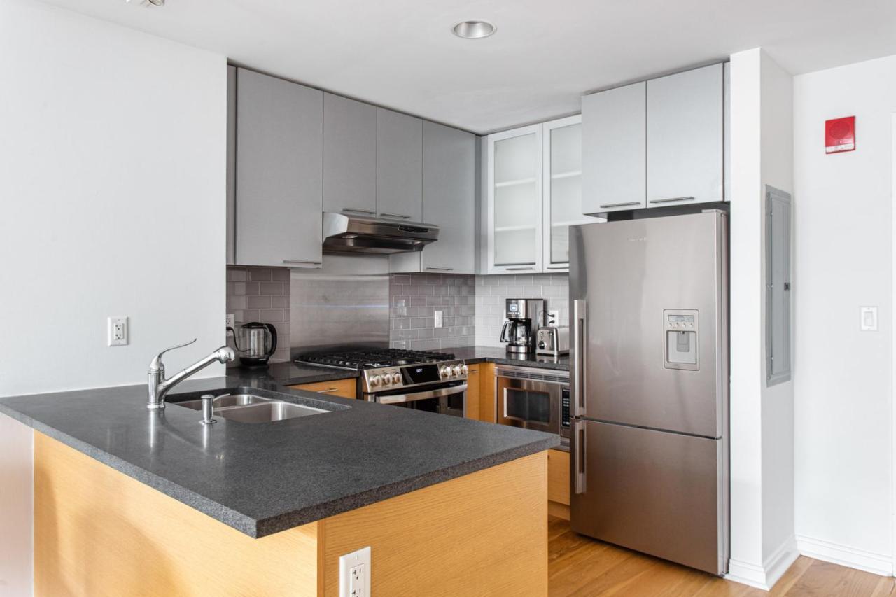 Well-located Kendall Sq 1br W Courtyard Bos-387