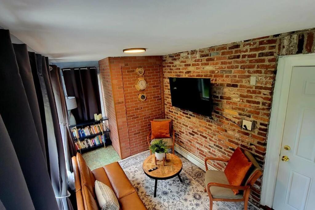 Unique & Peaceful Apartment