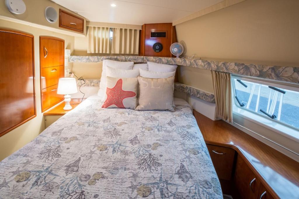 Sea Pearl Yacht Botel