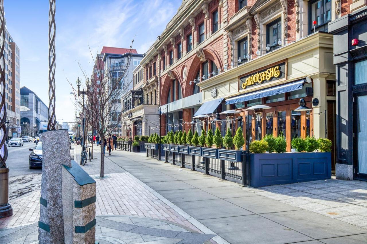 Apartment Back Bay 1br W Gym Rooftop Nr Shopping Bos-926 Boston