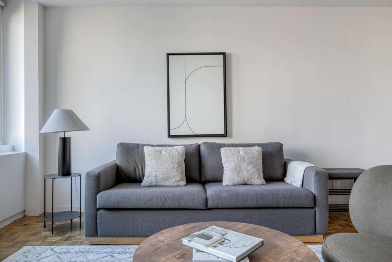 Back Bay 1br W Gym Rooftop Nr Shopping Bos-926 Apartment