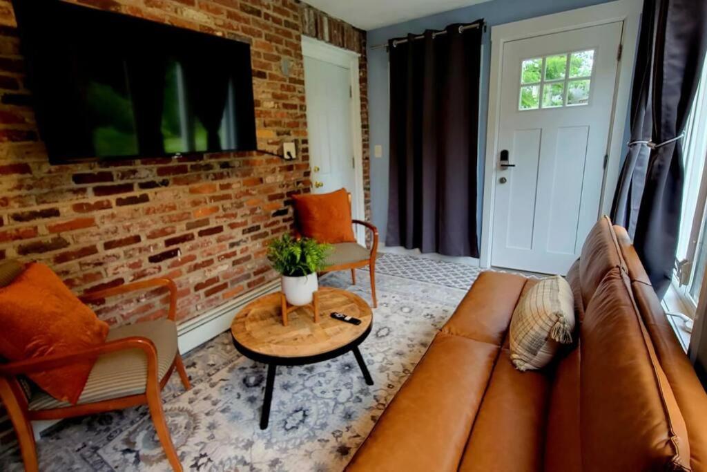 Unique & Peaceful Apartment Boston