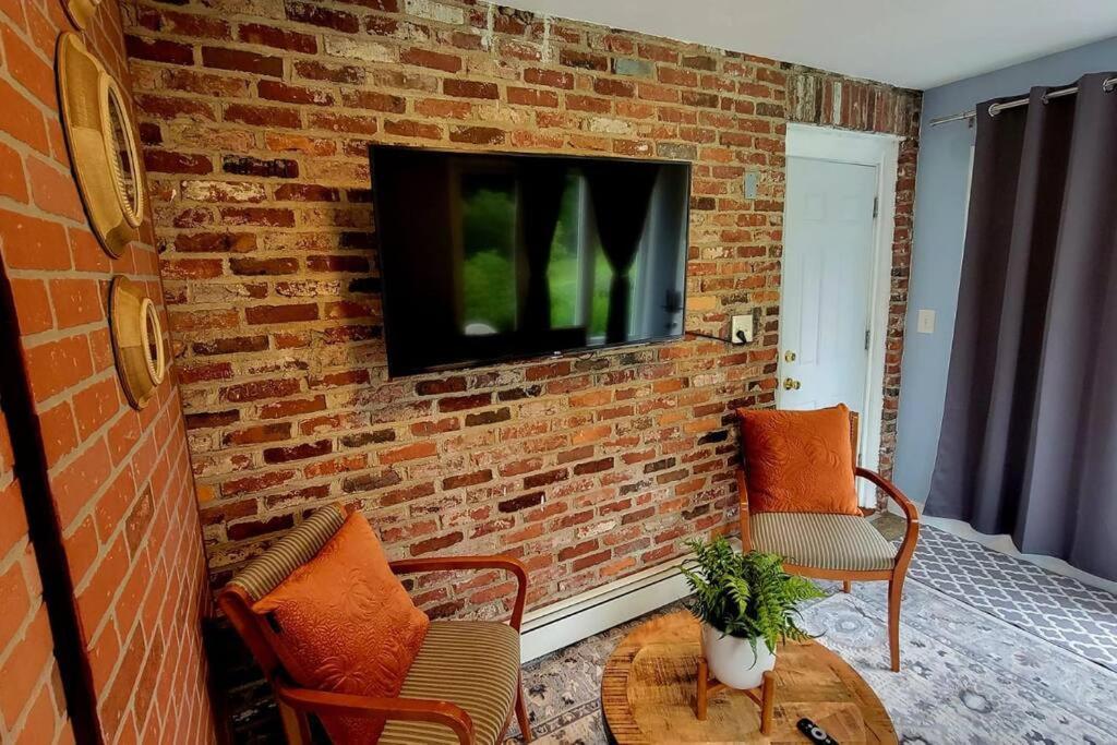 Unique & Peaceful Apartment Boston