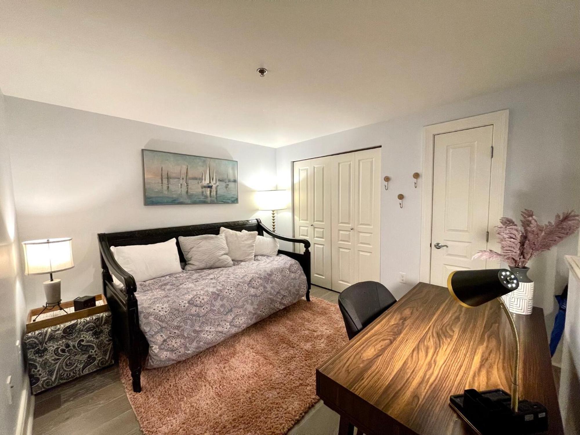 Luxury 1bed Loft, 2 Baths, Air, South End Apartment *