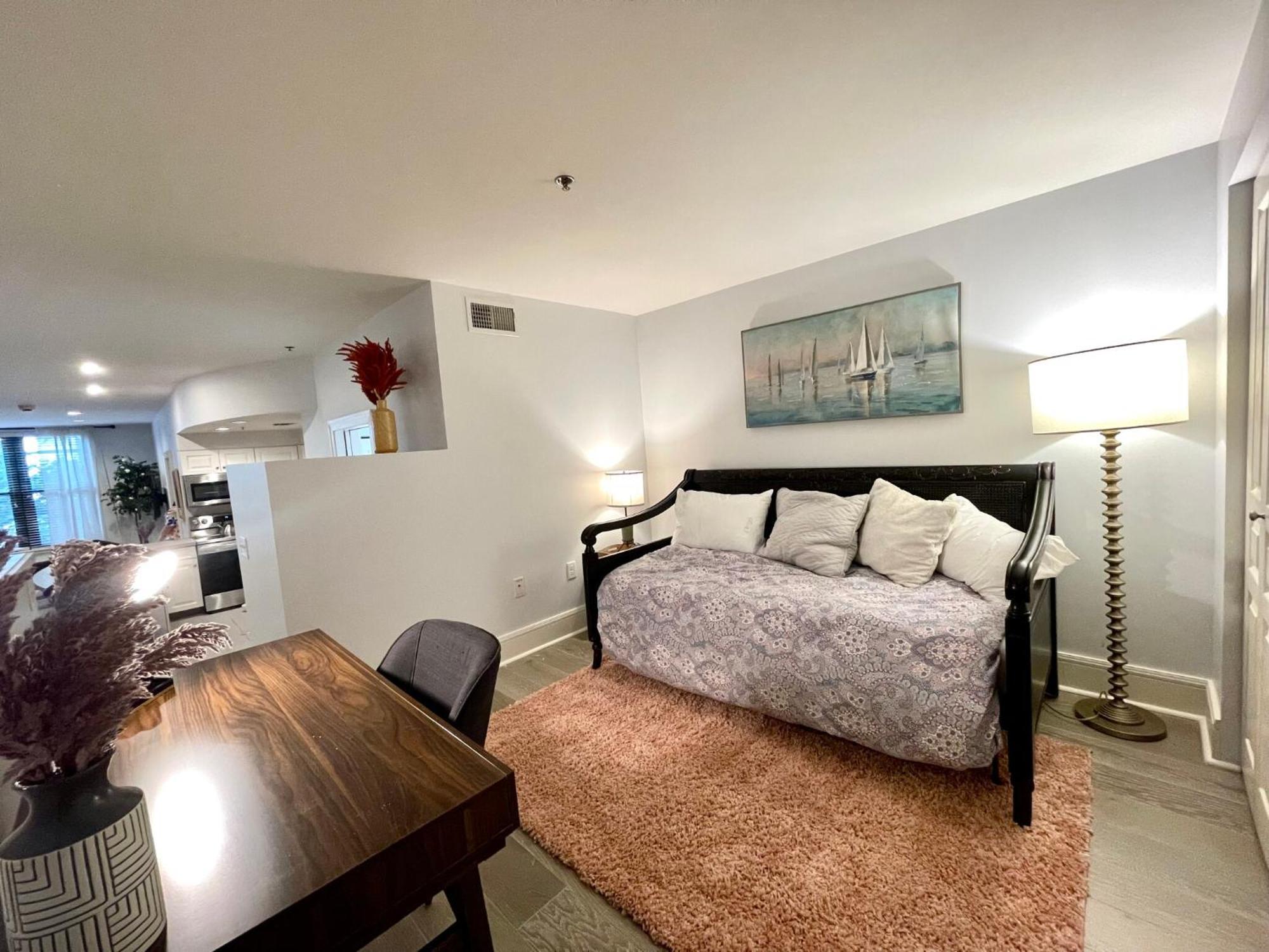 Luxury 1bed Loft, 2 Baths, Air, South End Apartment Boston