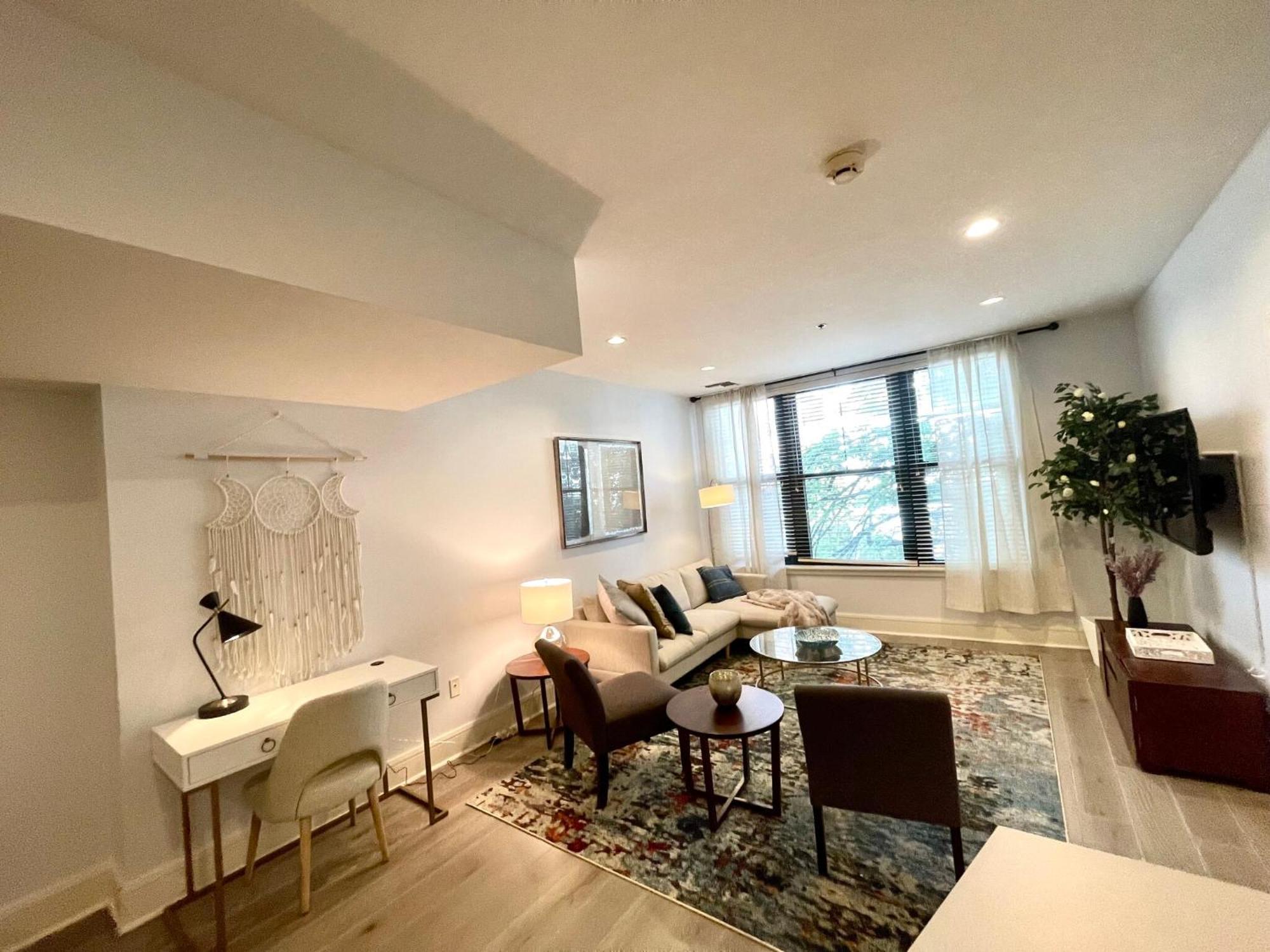 Luxury 1bed Loft, 2 Baths, Air, South End Apartment *