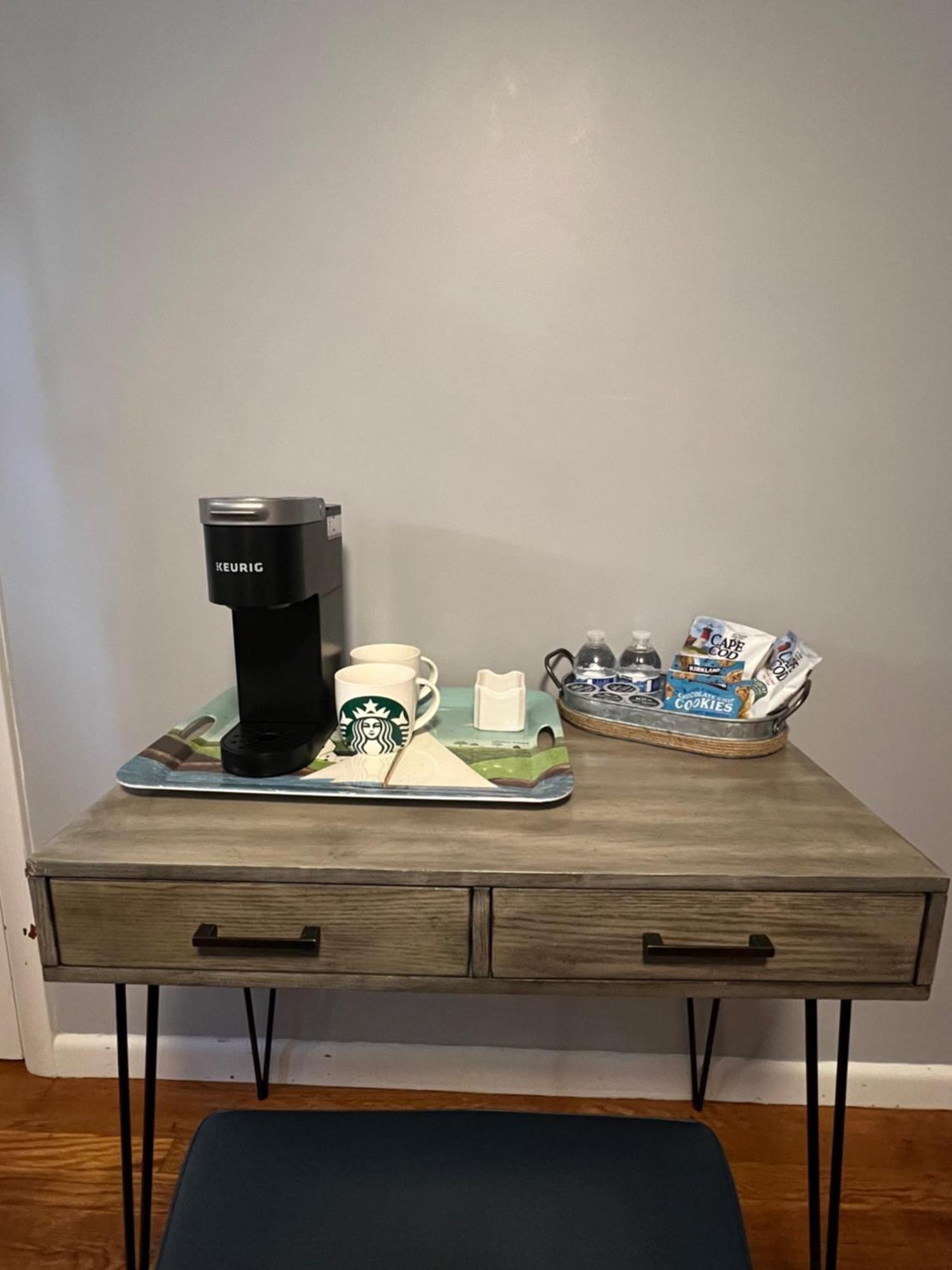 Homestay Peaceful 1br Easy Commute, Urban Suburban Mix Feel In