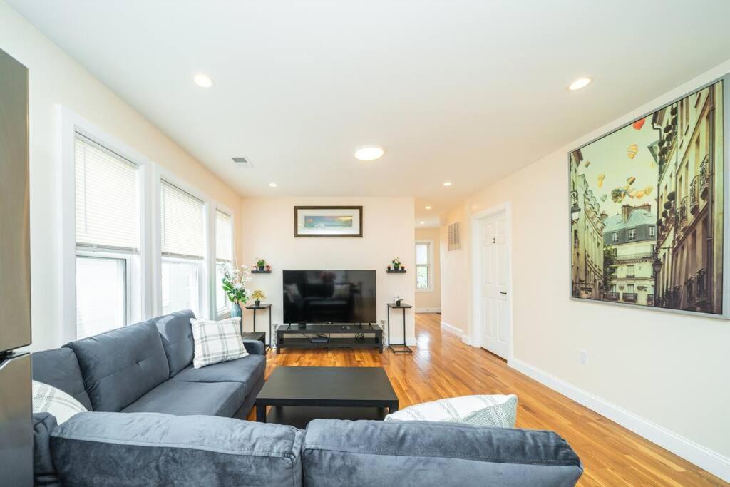 30-3 3br - Cozy Near Fenway Park Apartment *