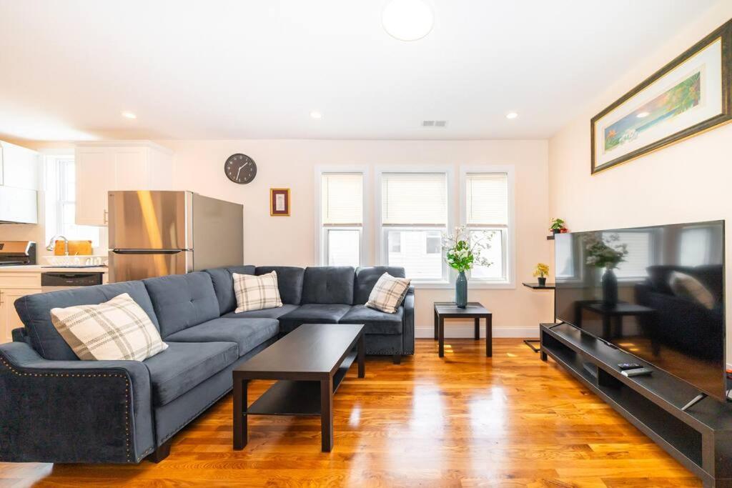 30-3 3br - Cozy Near Fenway Park Apartment *