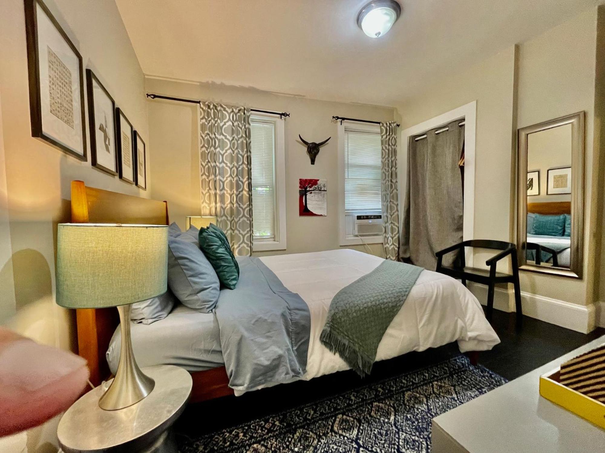 Beautiful 3br 3ba Duplex Parking Location * Boston