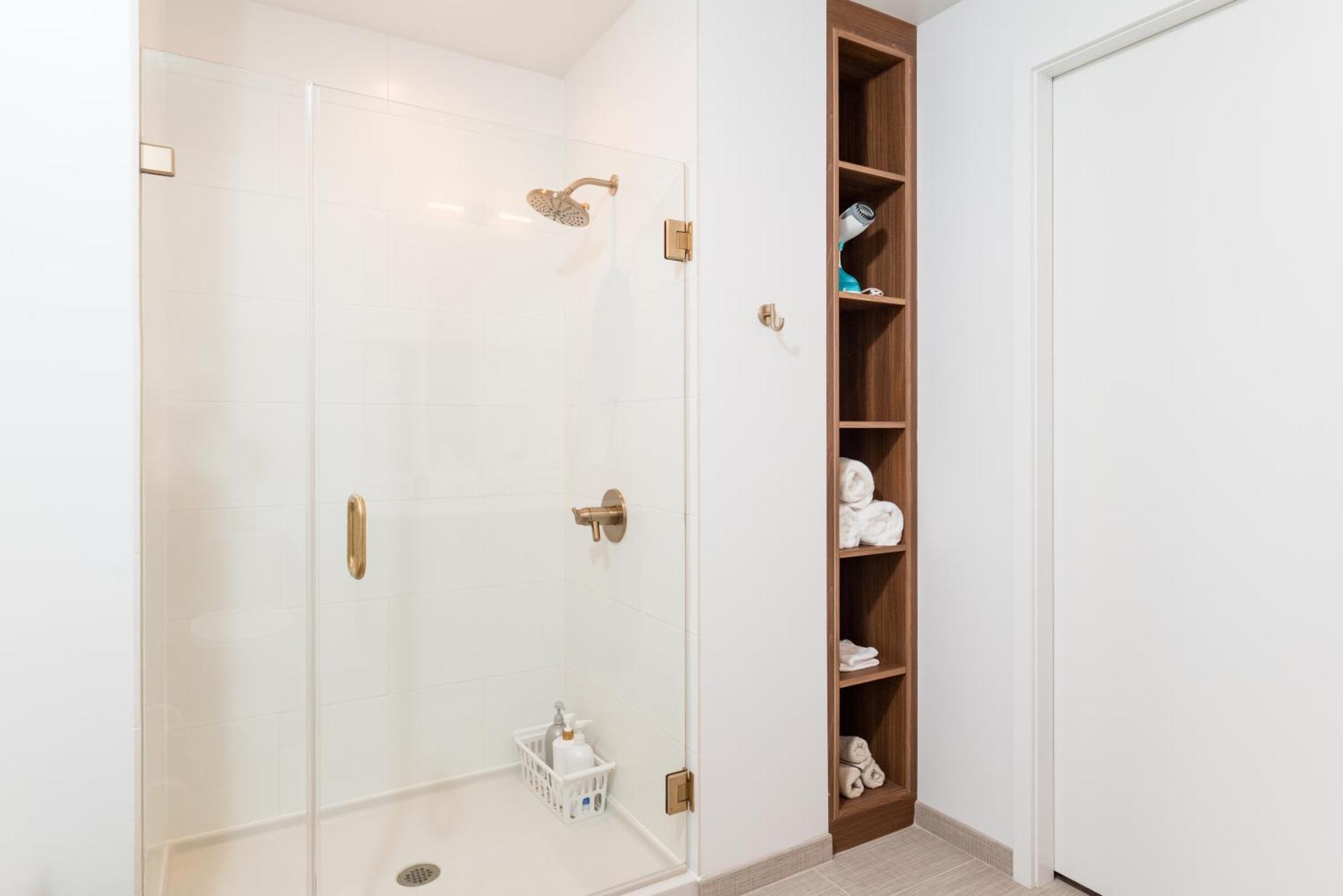 Apartment Luxury 2br Backbay Common T-station Roof Lounge Gym