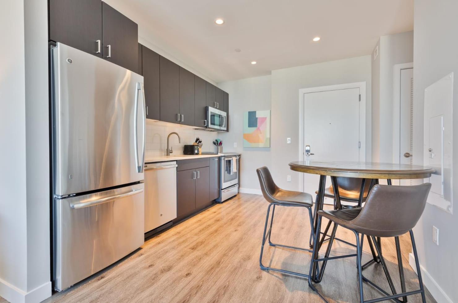 Luxury With Water Views - Via-1915 Boston