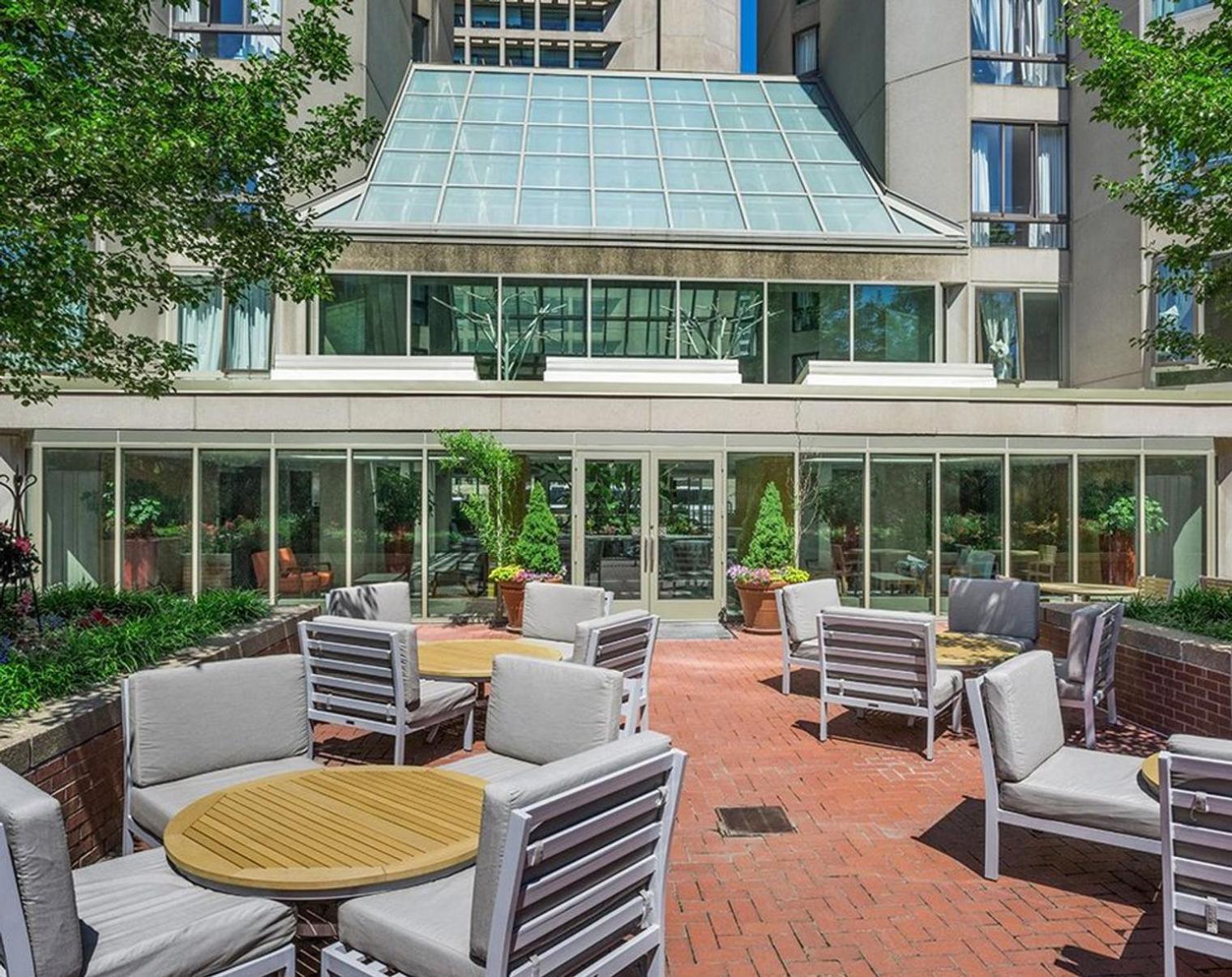 Back Bay 2br2b Steps From Prudential Center Bos-406