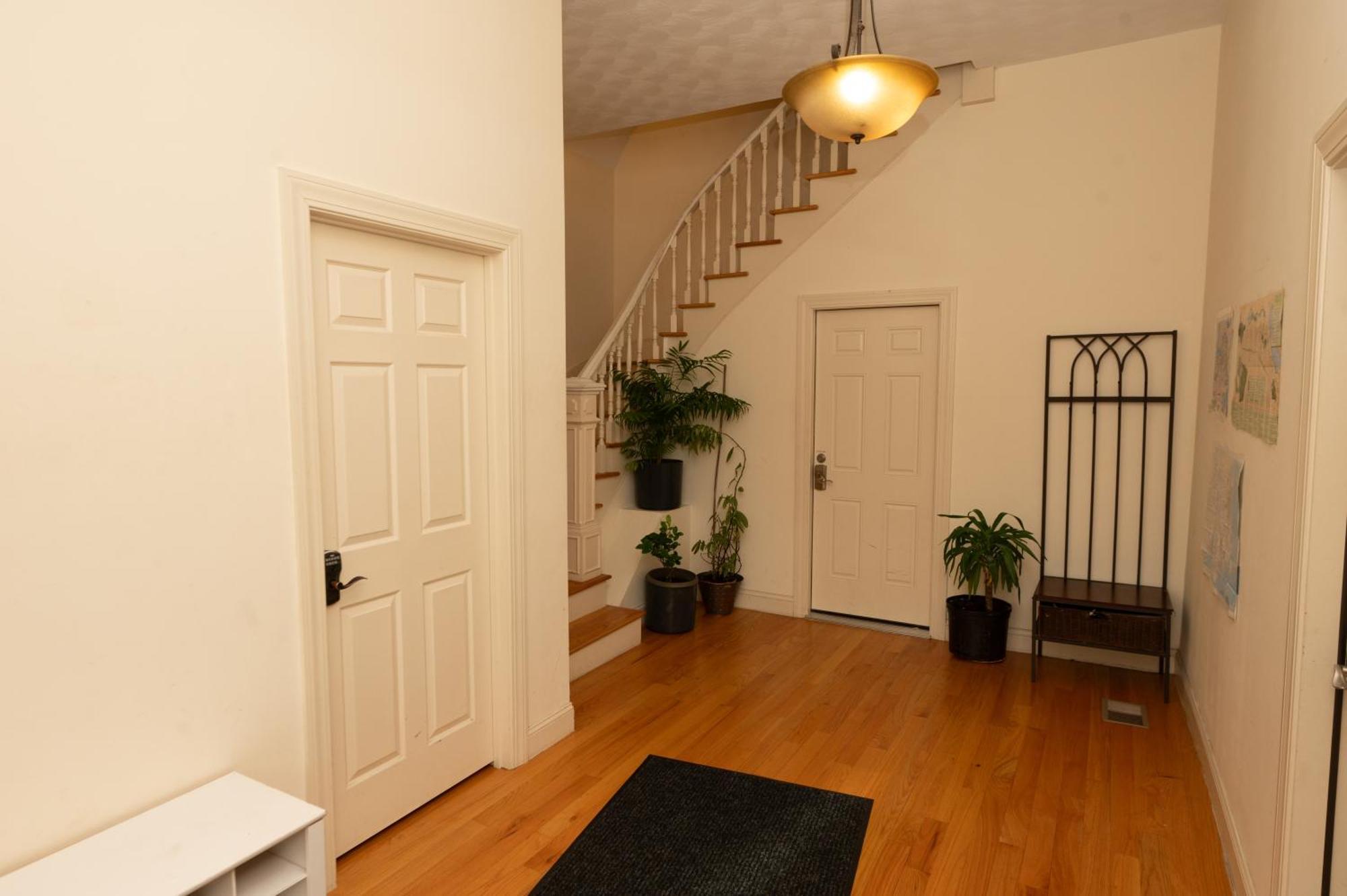 2 Bedroom In Jamaica Plain With Parking Boston