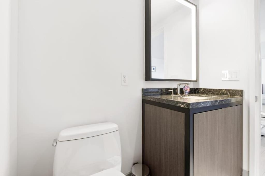 High-end 2br 2ba Unit In Seaport