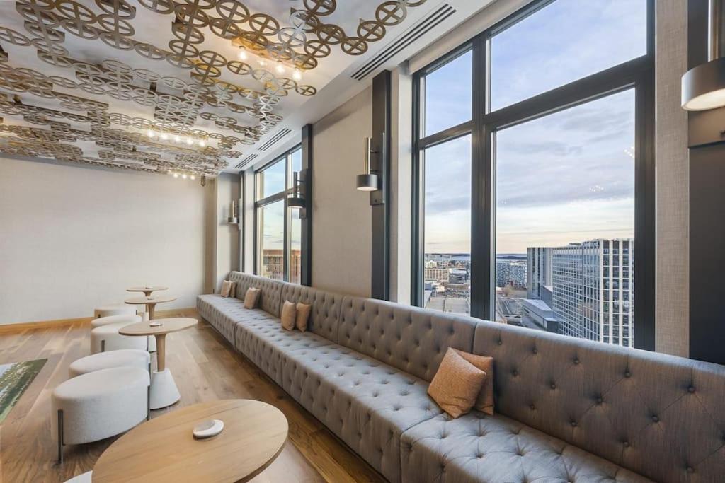 Apartment High-end 2br 2ba Unit In Seaport *
