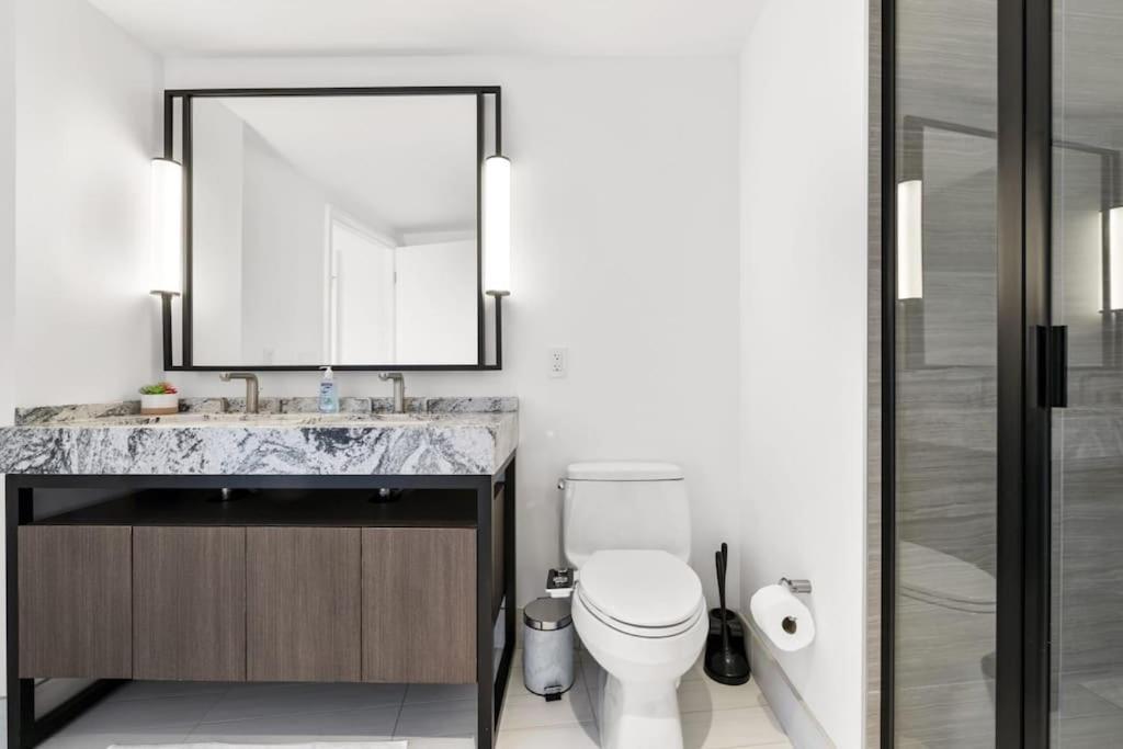 High-end 2br 2ba Unit In Seaport *