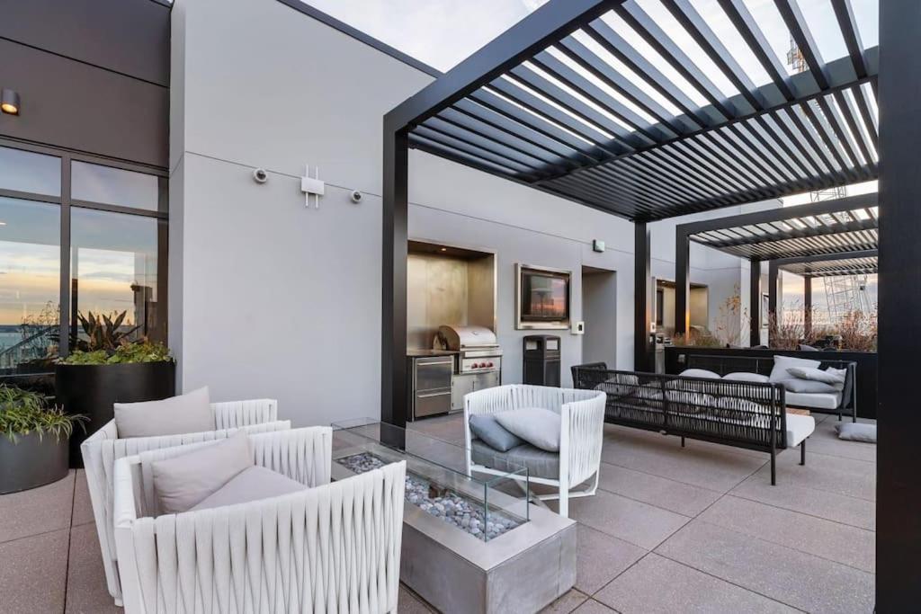 Apartment High-end 2br 2ba Unit In Seaport *