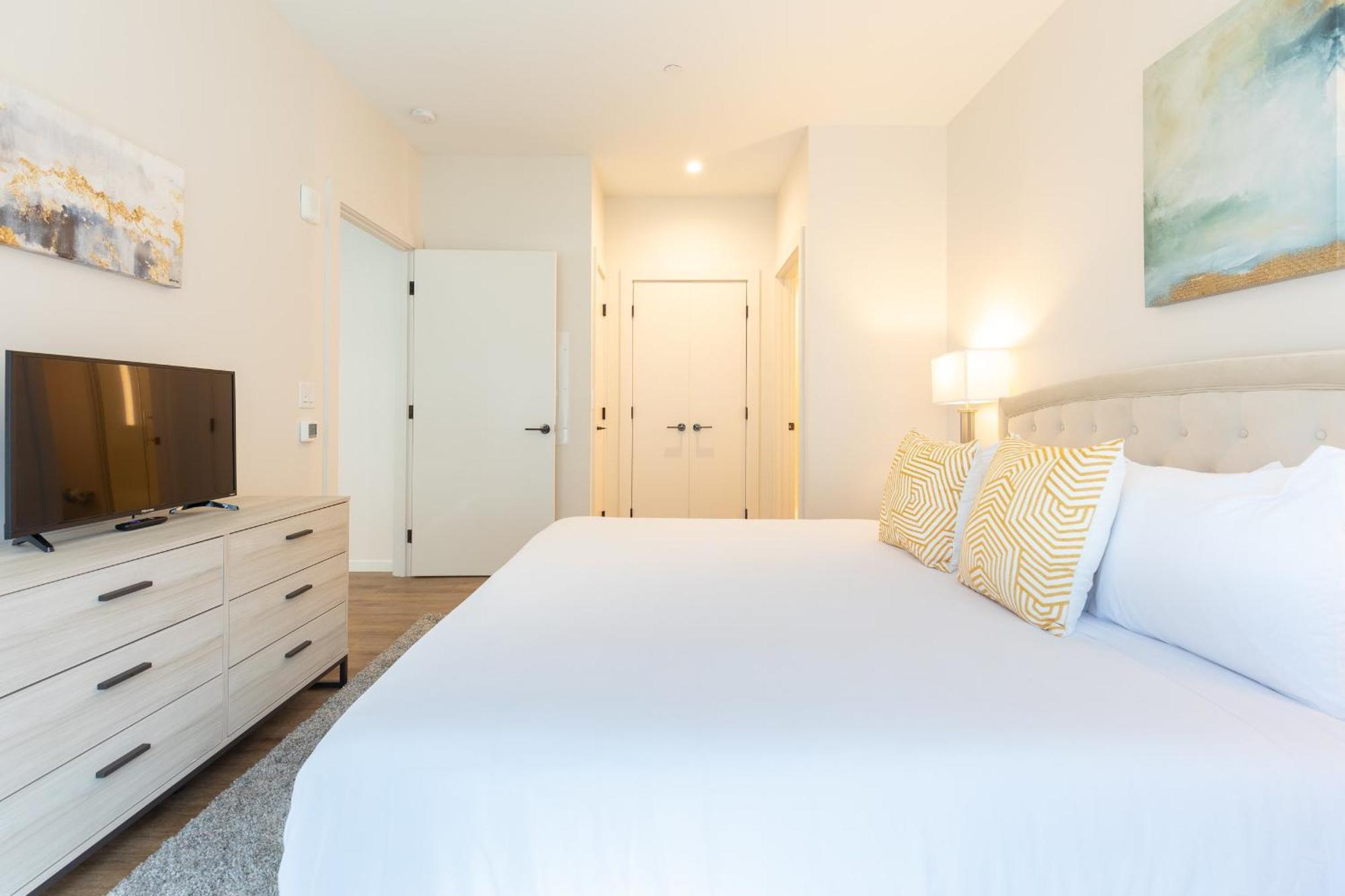 Luxury In Heart Of Seaport - Via-1515 *