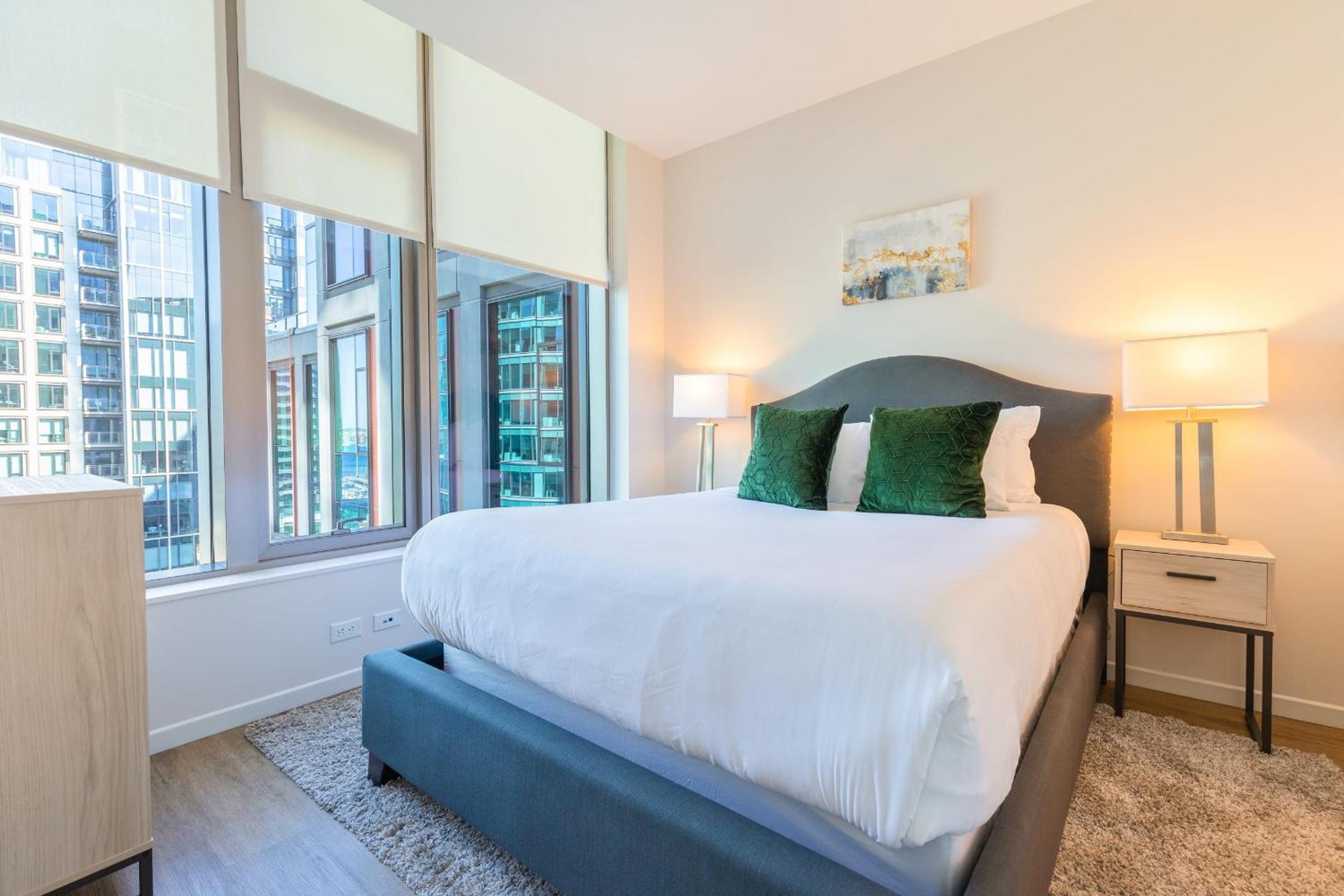 Luxury In Heart Of Seaport - Via-1515