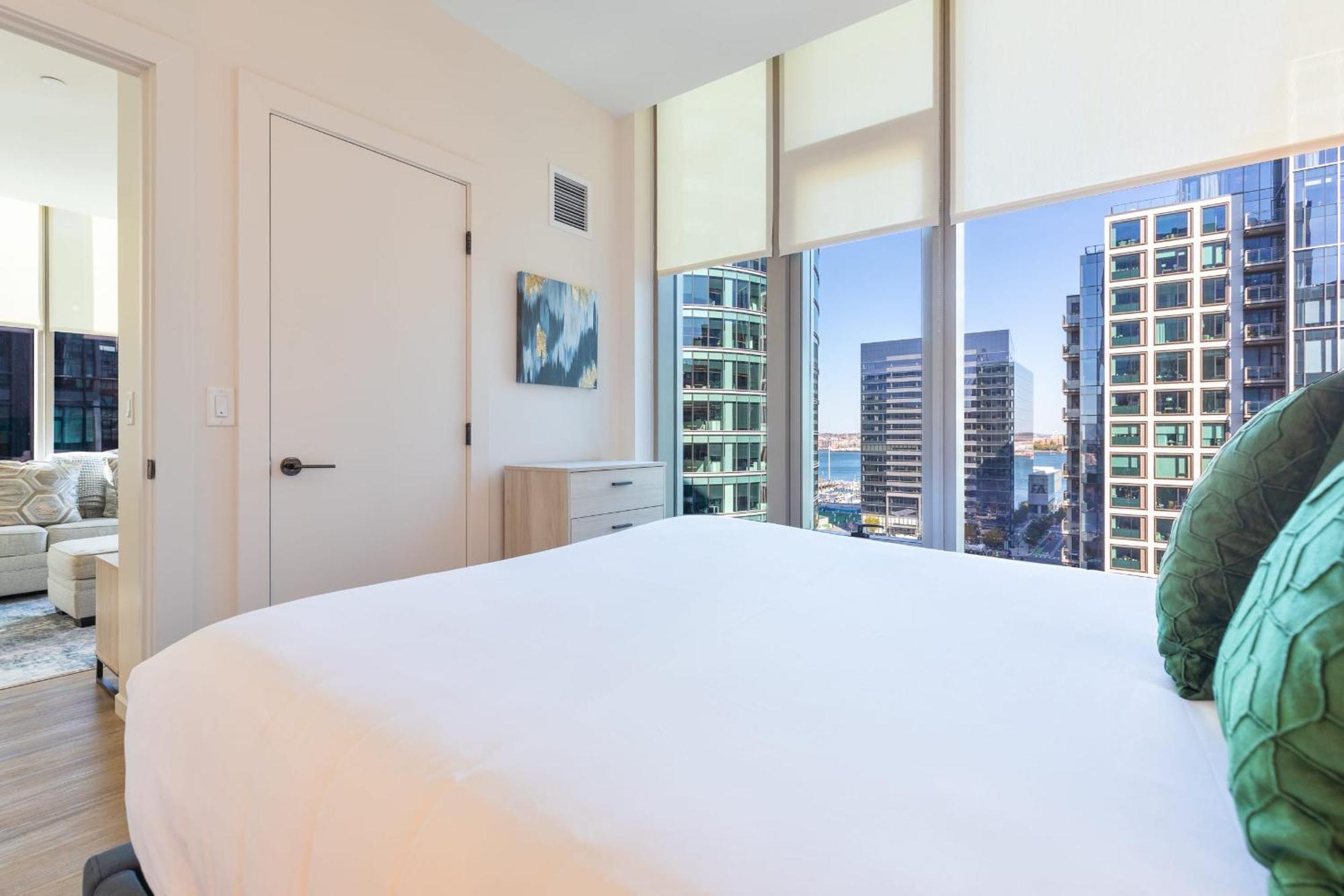 Luxury In Heart Of Seaport - Via-1515