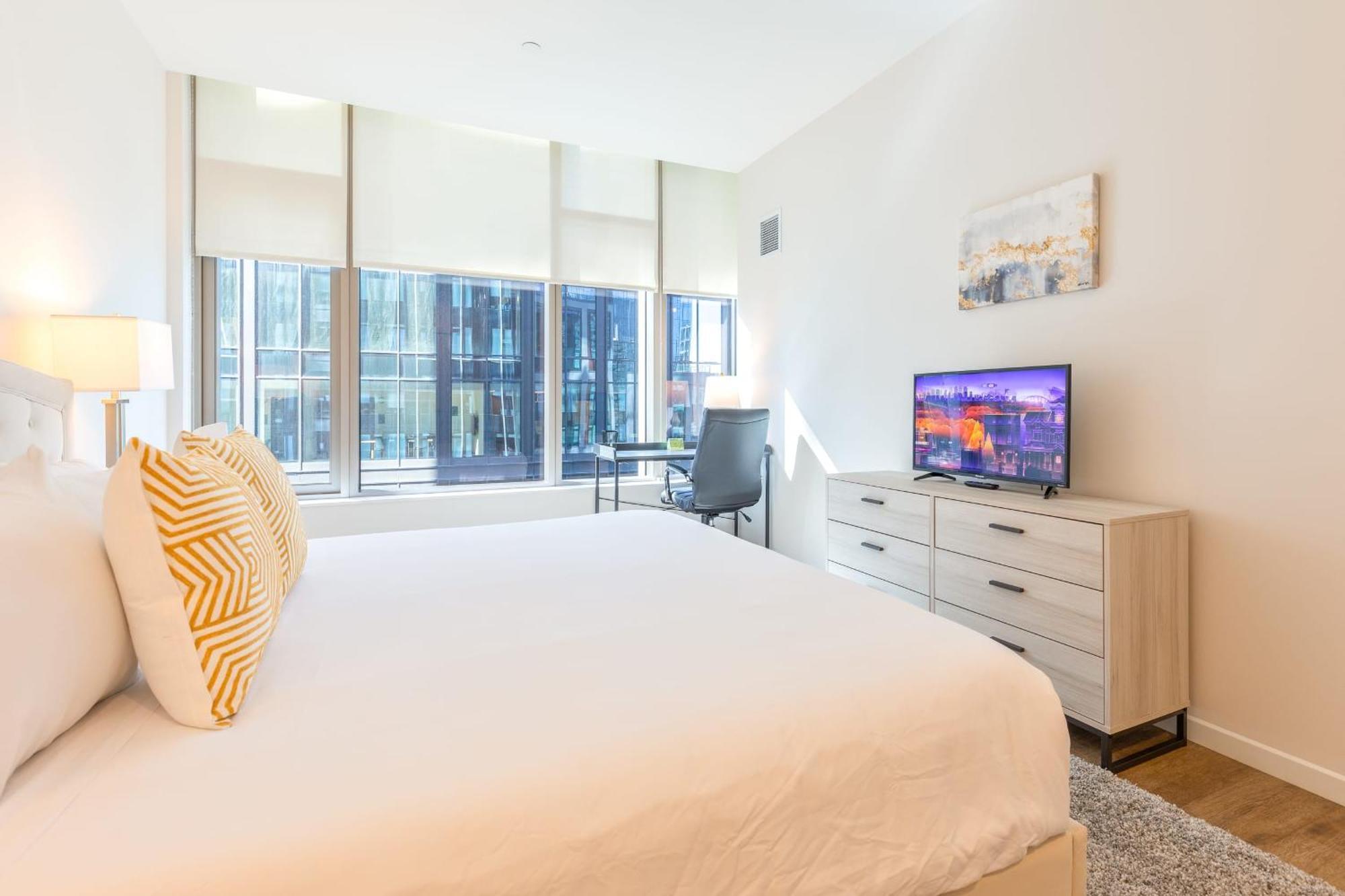 Luxury In Heart Of Seaport - Via-1515 Apartment