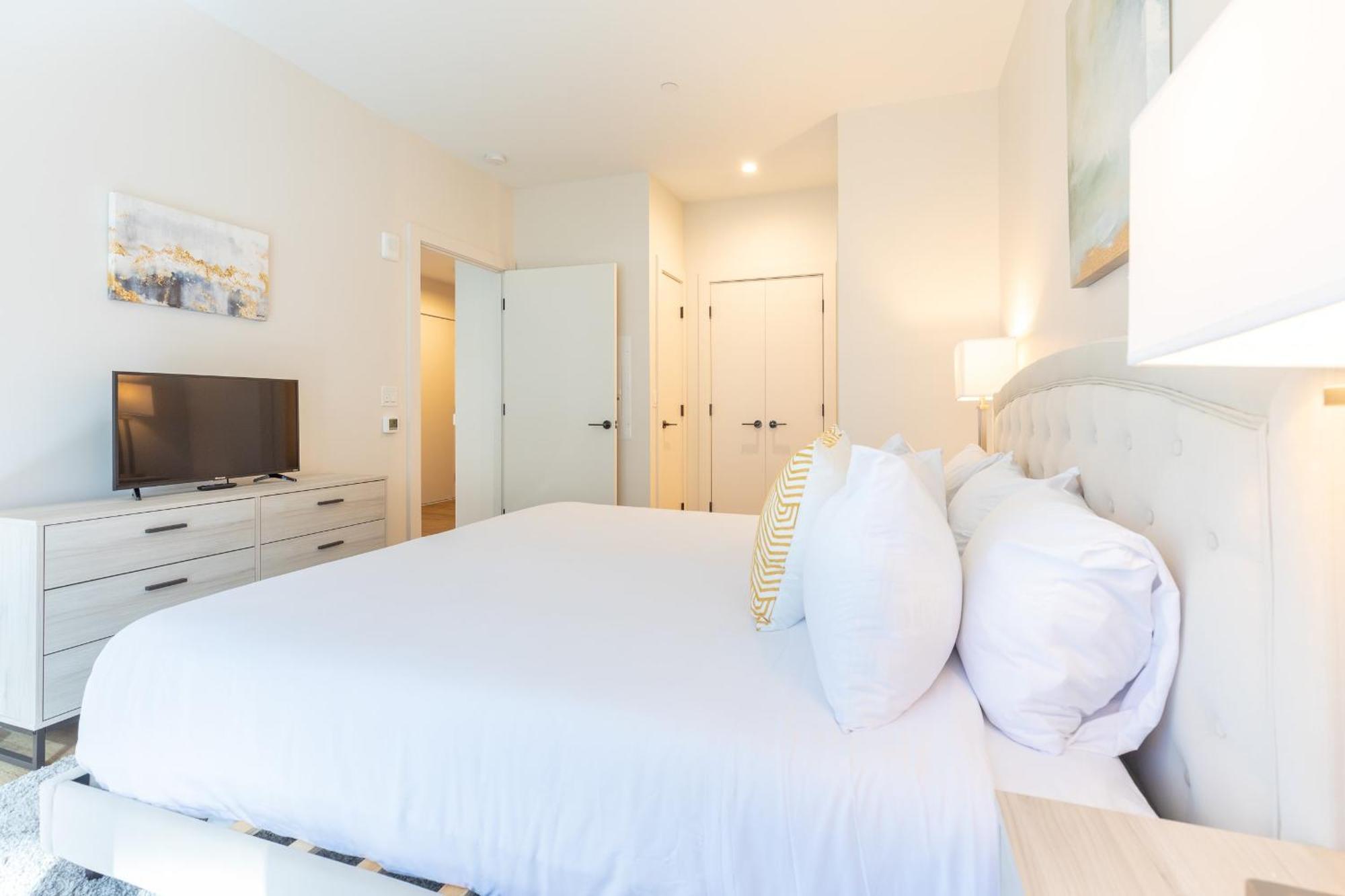 Luxury In Heart Of Seaport - Via-1515 Apartment