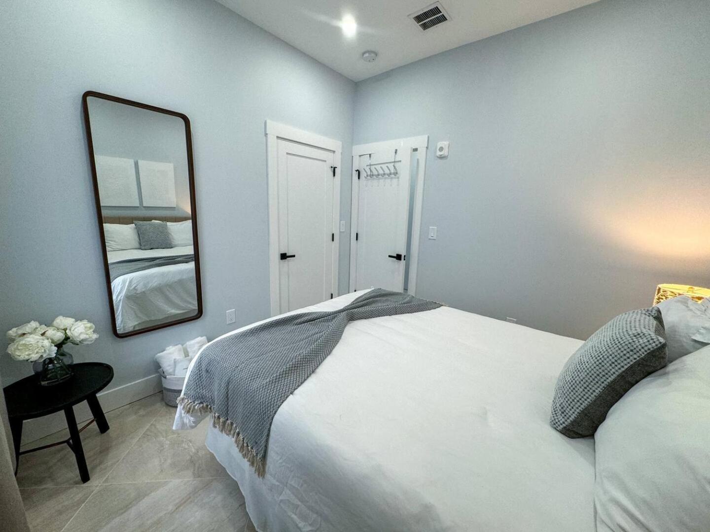 3Br Gem Skyline Views, Laundry & Central Air