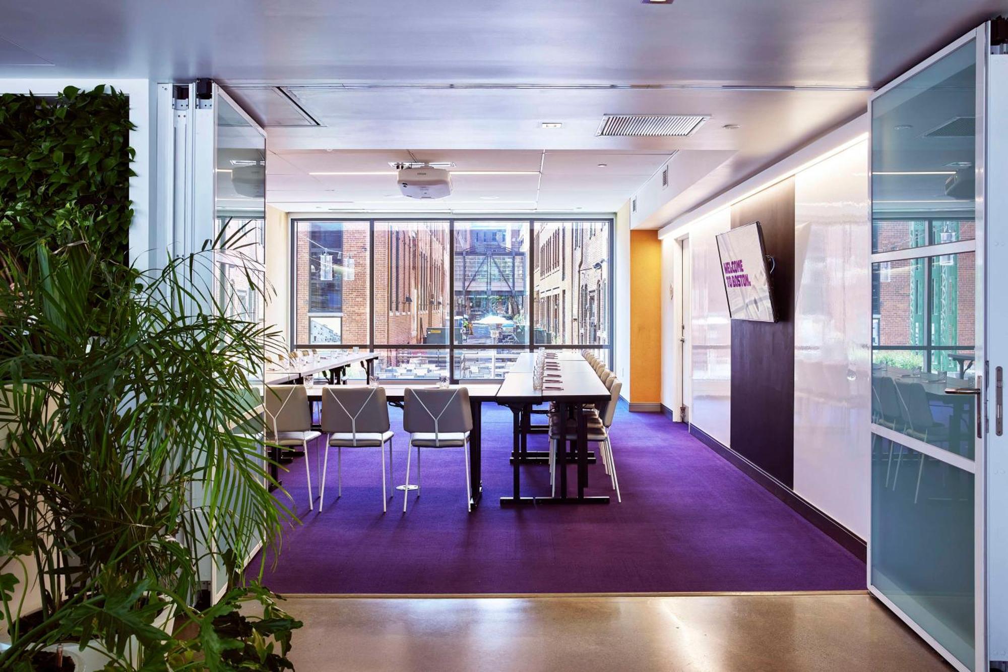 Yotel Hotel 4*