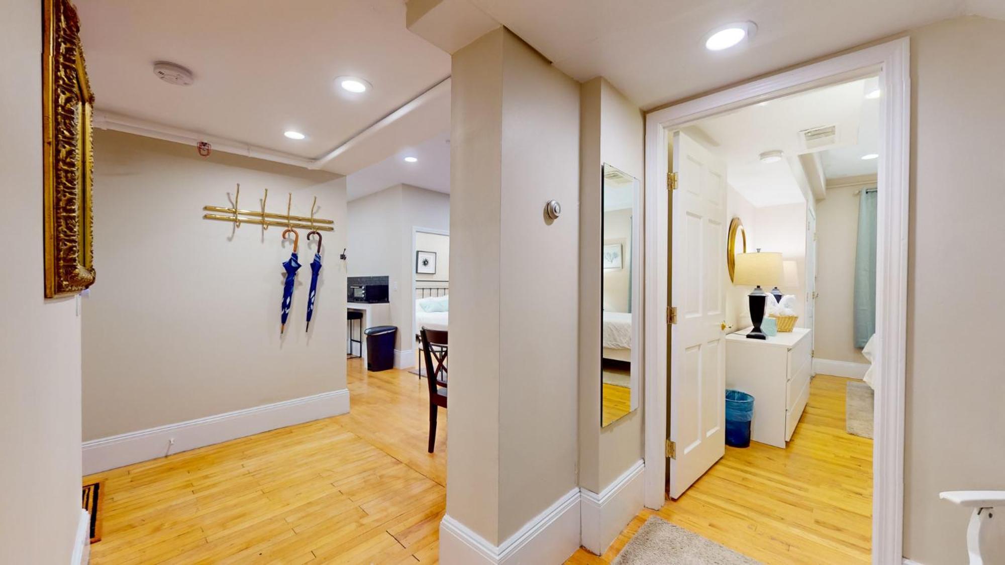 Apartment Newly Renovated 2-bed, Back Bay Near Mgh, Bu, Mit Boston