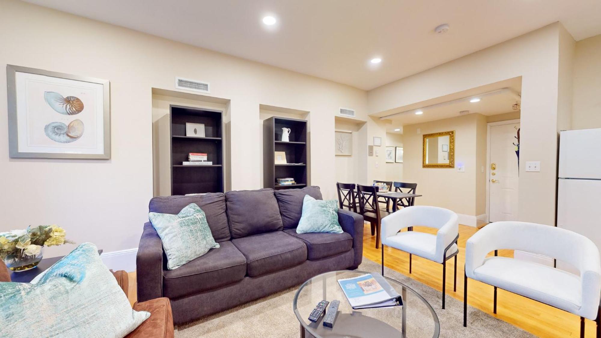 Apartment Newly Renovated 2-bed, Back Bay Near Mgh, Bu, Mit