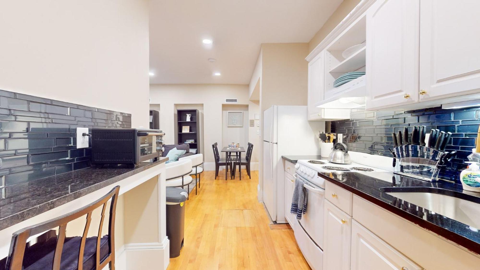 Newly Renovated 2-bed, Back Bay Near Mgh, Bu, Mit Apartment *