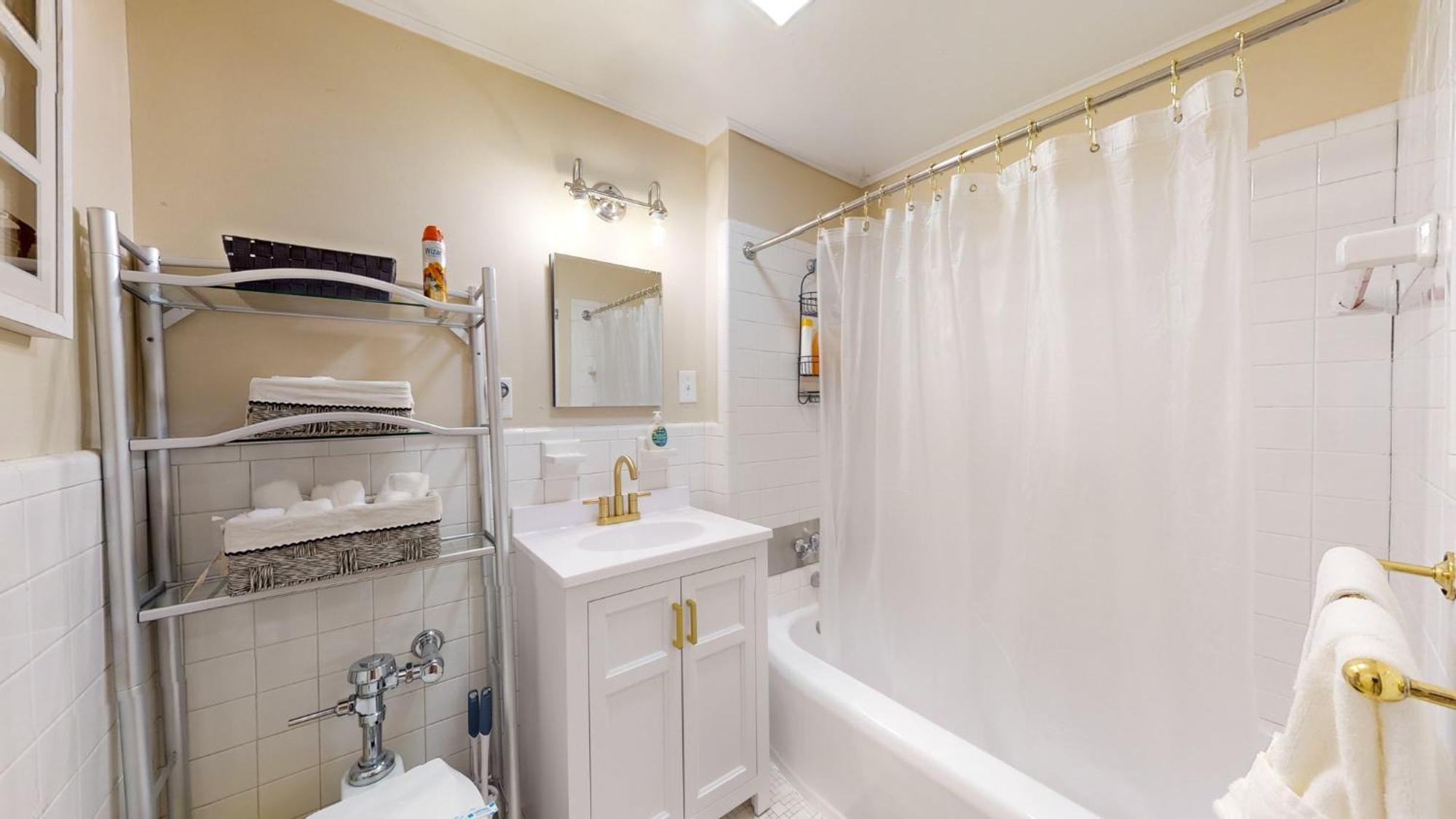 Apartment Newly Renovated 2-bed, Back Bay Near Mgh, Bu, Mit Boston