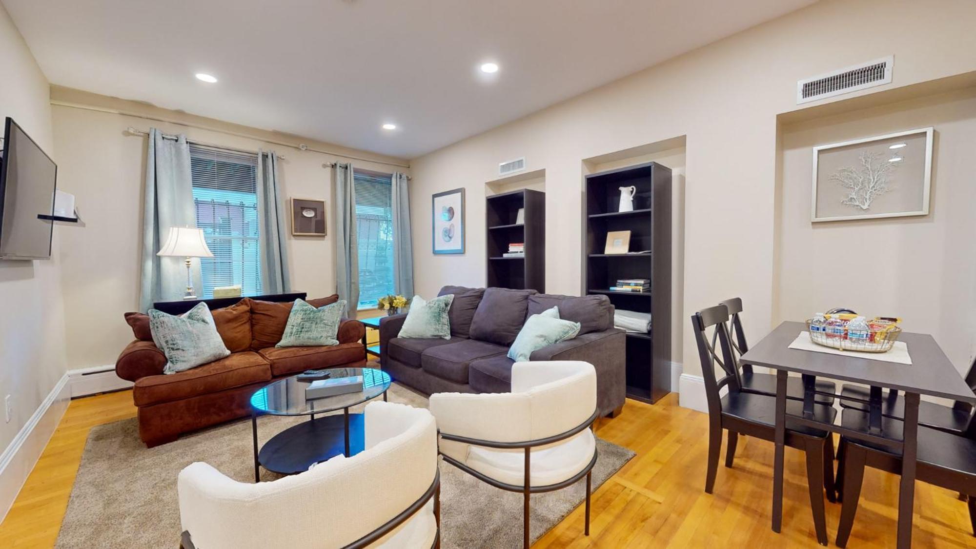 Apartment Newly Renovated 2-bed, Back Bay Near Mgh, Bu, Mit