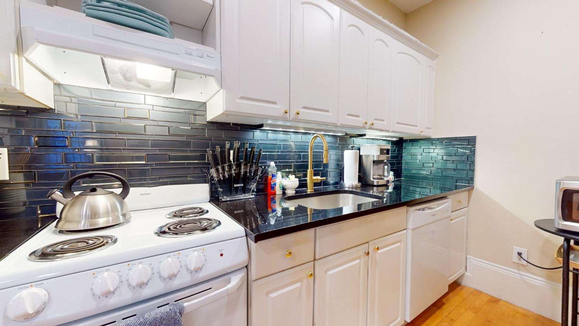 Apartment Newly Renovated 2-bed, Back Bay Near Mgh, Bu, Mit Boston