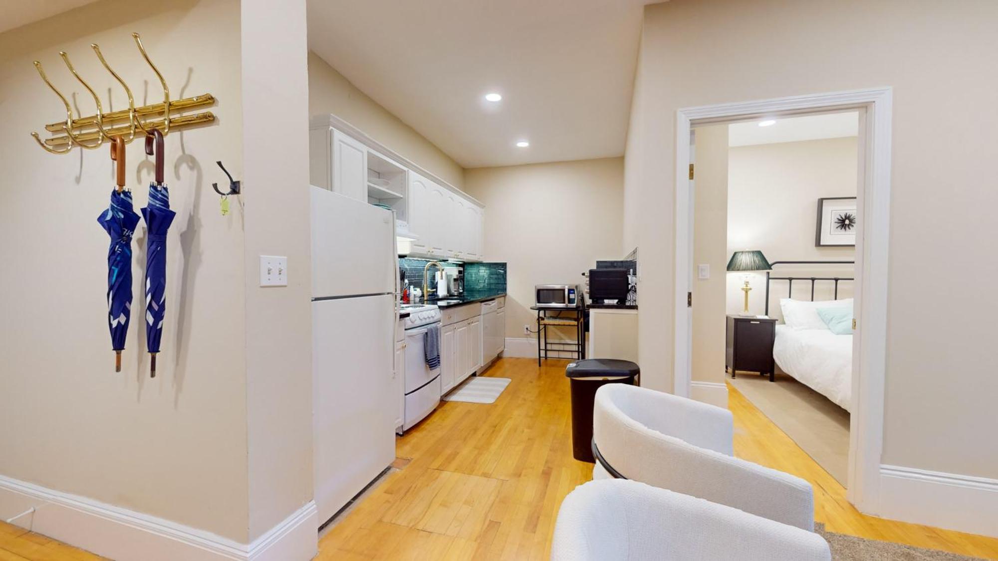 Newly Renovated 2-bed, Back Bay Near Mgh, Bu, Mit * Boston