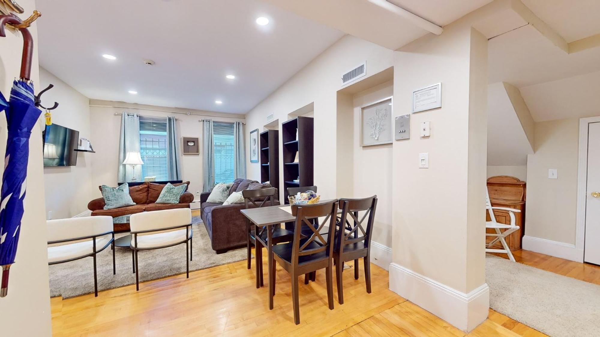 Newly Renovated 2-bed, Back Bay Near Mgh, Bu, Mit Apartment *