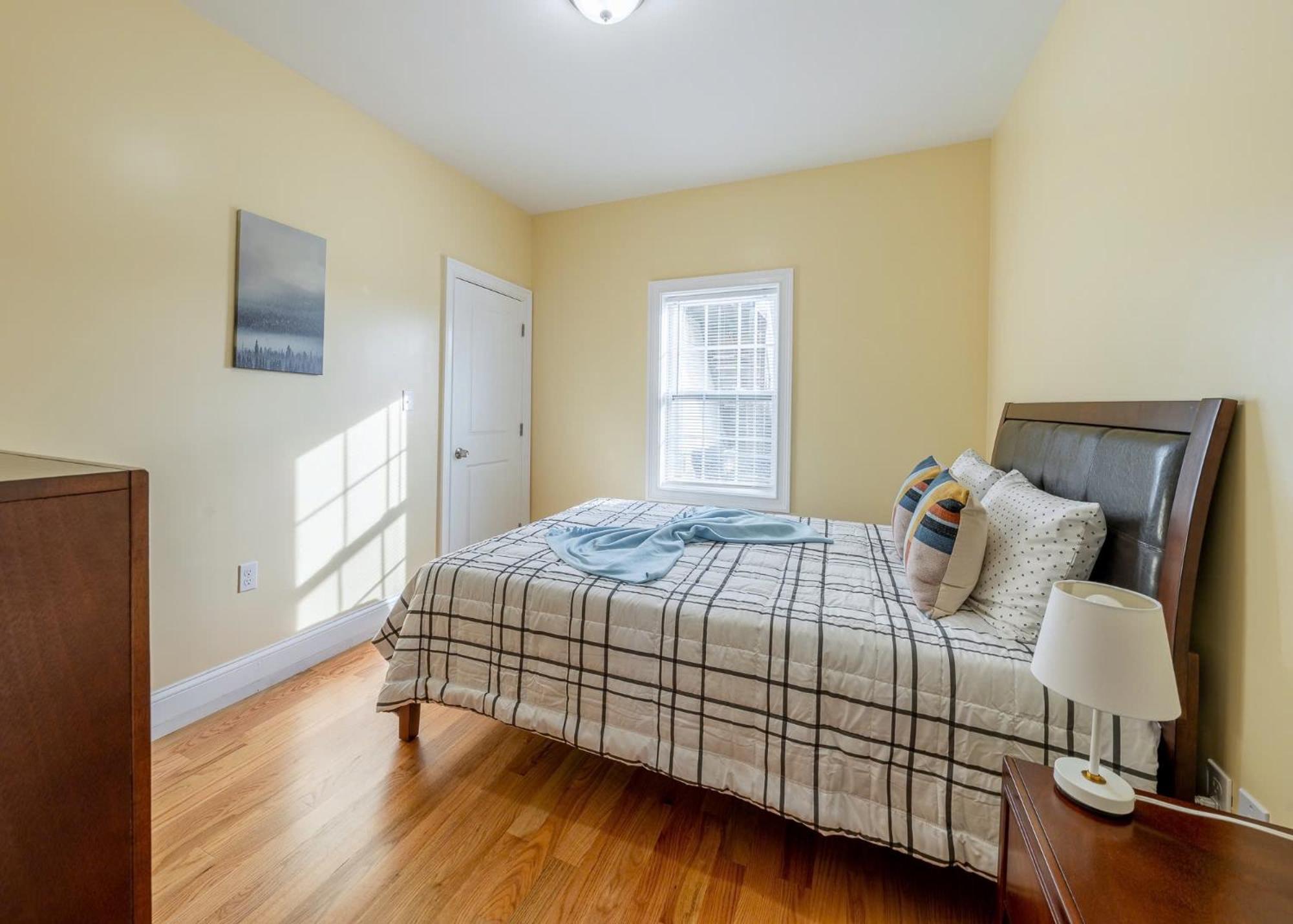 Apartment 233-1 4Br Boston - Cozy Apt Near Mbta Station