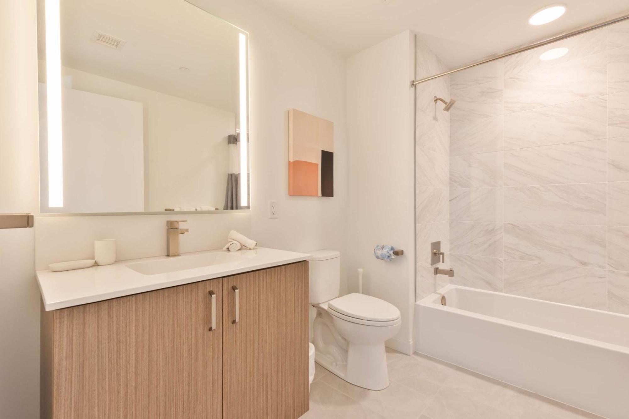 Spacious With Kitchen - Idl-450 * Boston